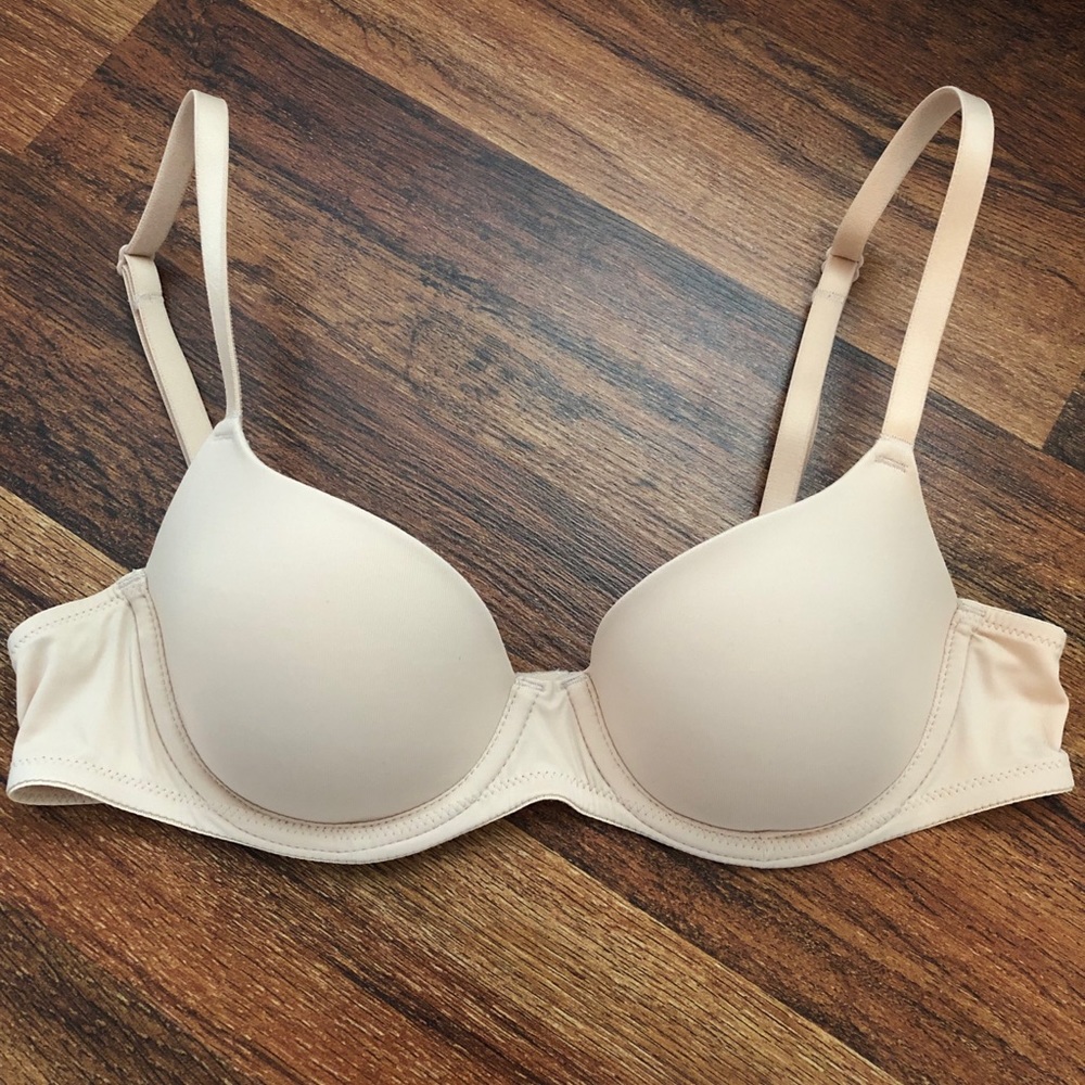 Victoria’s Secret Pink bra